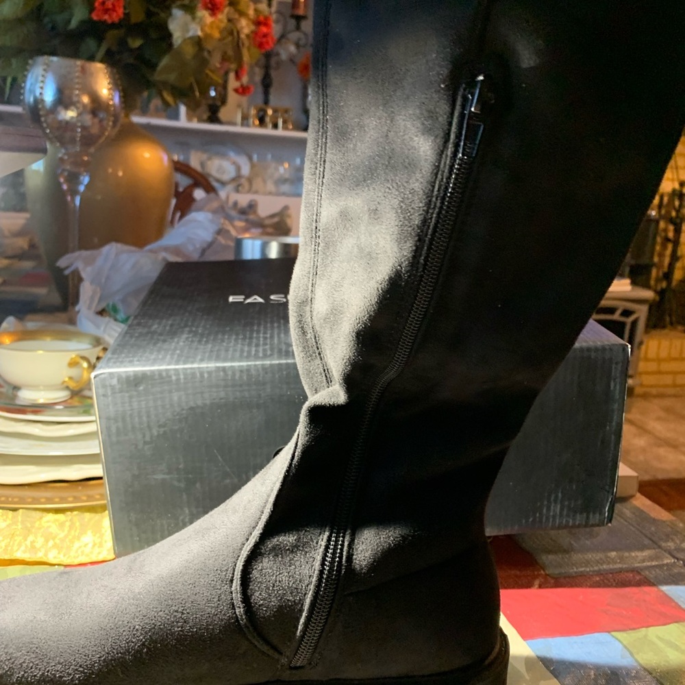 Women new black boots size 6.5
